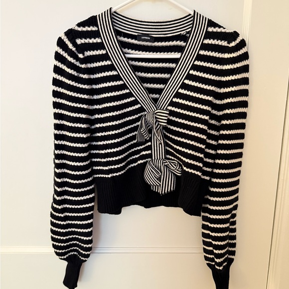 Express Double Bow Striped V-Neck Cropped Sweater - Picture 1 of 5